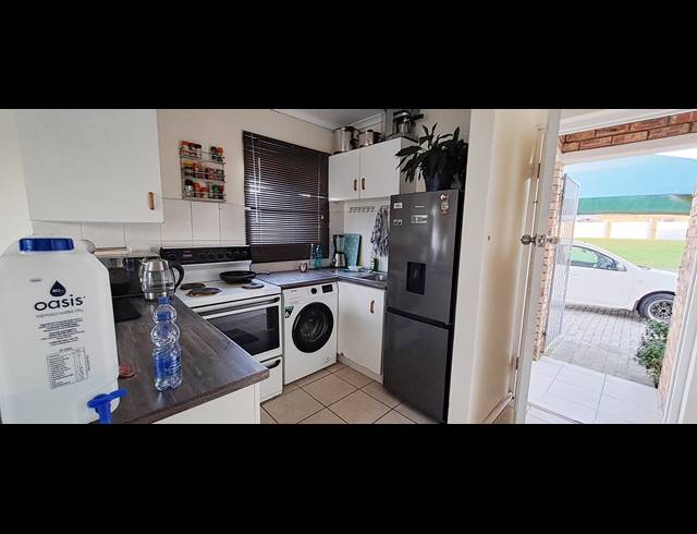 2 BEDROOM TOWNHOUSE TO LET IN LORRAINE